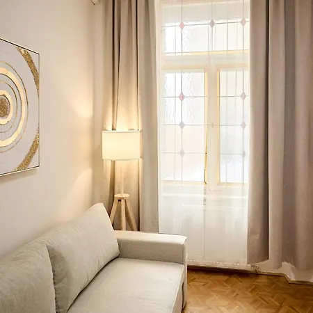 Alma Apartment *
