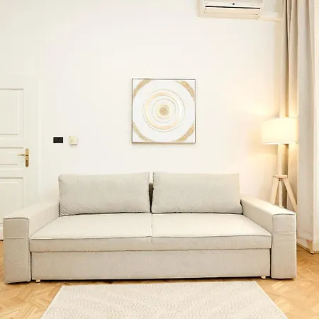 Alma Apartment