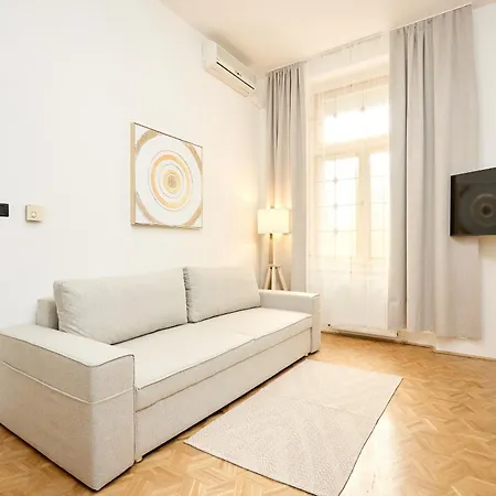 Apartment Alma *